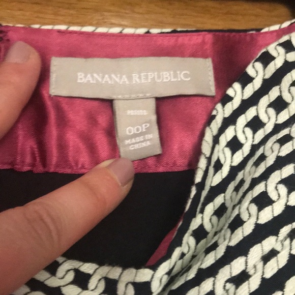 LIKE NEW Banana Republic Jacquard Skirt - 00P - Picture 6 of 6